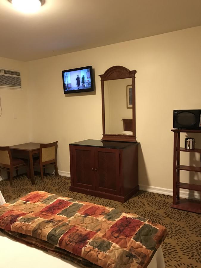 Waterbury Big Apple Motel Exteriör bild